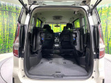 普段のお買い物や通勤、送迎等に十分な荷室スペースを確保しております。セカンドシートを倒すと、大きな荷物の積載も可能です♪