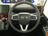 スマートパノラマパーキングアシストで駐車時のハンドル操作をアシストしてくれるので安心です。