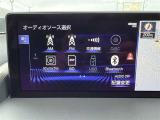 嬉しい装備です♪フルセグTV・DVD再生・Bluetoothオーディオに対応しています!!