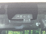 【トヨタセーフティセンス】走行中に前方の車両等を認識し、衝突しそうな時は警報とブレーキで衝突回避と被害軽減をアシスト。より安全にドライブをお楽しみいただけます。
