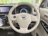 インテリアに合わせたデザインのステアリングは、運転される方のことも考え、運転しやすい形状、大きさです。是非一度、実際に触ってお確かめください。