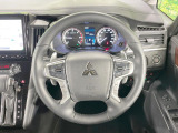 【純正革巻きステアリング】上質な革を使用することで、手にしっかり馴染みとても運転しやすいハンドルです♪