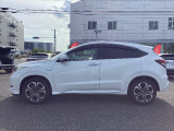 ドアバイザー・アルミホイル装着車両です。華やかなサイドシルエットです。