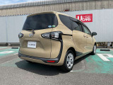 ボディーカラーはベージュです。