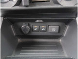 【シートヒーター】寒い日の運転など冷えやすい脚部を快適に温めてくれる。嬉しい機能♪
