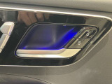 メモリー付き電動シートも装備されておりますのでシート位置を3パターン記憶できます。