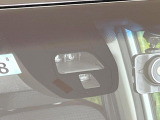 【ホンダセンシング】走行中に前方の車両等を認識し、衝突しそうな時は警報とブレーキで衝突回避と被害軽減をアシスト。より安全にドライブをお楽しみいただけます。