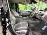 運転席シート廻りは使用感も少なく、良好な状態となっています。丁寧に使われていたことがよくわかりますね。