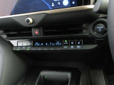 左右独立温度コントロールフルオートエアコンです。運転席、助手席それぞれで独立して温度設定ができます。冷え性の方が乗っても安心ですね♪
