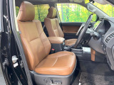 運転席シート廻りは使用感も少なく、良好な状態となっています。前オーナー様が丁寧に使っていたことがよくわかりますね。