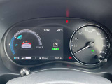視認性の高いメーターで運転情報を的確に把握できます!