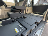 助手席シートまでフラットに収納する事で、長い荷物も楽々収納できます。