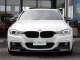 BMW在庫保有台数常時100台以上!ご来店の際はBMW本店(厚木市下荻野140-1)にご来店ください!弊社自慢の全天候型ショールーム!BMW在庫保有台数常時100台以上ございます!