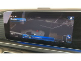 【コマンドシステム】センターのコントローラーとスイッチ類及び音声認識機能により、ナビゲーションやオーディオ&ビジュアル、車両設定等を安全に操作できます。また高精度ディスプレイを採用しています。