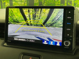【バックカメラ】駐車時に後方がリアルタイム映像で確認できます。大型商業施設や立体駐車場での駐車時や、夜間のバック時に大活躍!運転スキルに関わらず、今や必須となった装備のひとつです!