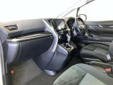 見通しのよいすっきりとした視界で、誰でも運転しやすいです。運転のしやすさは疲れにくさにも繋がりますよ♪