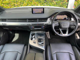 Audiのインテリアはエクステリア同様、優れたデザイン性とクオリティ、そして機能性を兼ね備えております。