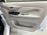 【運転席ドア】収納ポケットが付いているので運転席周りもスッキリ保てます★