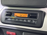 【オートエアコン】一度お好みの温度に設定すれば、車内の温度を検知し風量や温度を自動で調整。暑い&hellip;寒い&hellip;と何度もスイッチ操作をする必要はありません。快適な車内空間には必須の機能ですね♪