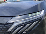 【LEDヘッドライト】悪天候や夜間走行時も良好な視界を確保し安心して運転できる高輝度LEDヘッドライトを装備!