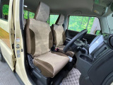 運転席シート廻りは使用感も少なく、良好な状態となっています。丁寧に使われていたことがよくわかりますね。