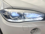 ●LEDヘッドライト:夜間走行時も良好な視界を確保し安心して運転できる高輝度LEDヘッドライトを装備!点灯速度が早く、消費電力も抑えられています。