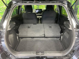 普段のお買い物や通勤、送迎等に十分な荷室スペースを確保しております。セカンドシートを倒すと、大きな荷物の積載も可能です♪