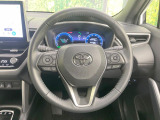 インテリアに合わせたデザインのステアリングは、運転される方のことも考え、運転しやすい形状、大きさです。是非一度、実際に触ってお確かめください。