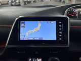 ディスプレイオーディオやカーナビは、現代のドライブにおいて欠かせない装備のひとつです。初めての場所でも迷いにくく、快適なルート案内で運転をサポートします。移動中のエンターテインメント性も高まります。