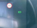 対向車が来ると自動でハイビームからロービームに切替してくれるシステムです。
