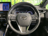 【純正革巻きステアリング】上質な革を使用することで、手にしっかり馴染みとても運転しやすいハンドルです♪