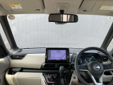 インパネ周りは、このように機能的にまとまっています。もちろん室内はクリーニング済みでキレイです!