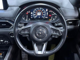 【純正革巻きステアリング】上質な革を使用することで、手にしっかり馴染みとても運転しやすいハンドルです♪