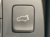 【パワーバックドア】スマートキーや運転席のボタンを押すだけでリアゲートが自動で開閉します!荷物を持っている時や、高い位置にあるバックドアを閉める際に便利な機能です♪