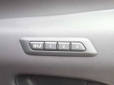 【運転席ポジションメモリー】シートのセットは3つの登録まで行うことができます。