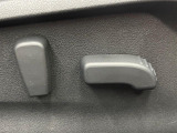 【パワーシート】スイッチ一つで簡単にシートの微調整が可能!電動だから力もいりません!快適なシートポジションにセットして、快適なドライブをお楽しみください。