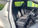 運転席シート廻りは使用感も少なく、良好な状態となっています。前オーナー様が丁寧に使っていたことがよくわかりますね。