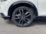 純正18インチアルミホイール☆タイヤサイズは225/50R18です。