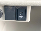 【シートヒーター】寒い日に重宝するシートヒーター!エアコンより早く温まってくれるので寒がりの人も安心ですね♪エアコンの温風は乾燥するから苦手、という方にもをおすすめです。