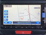 バックカメラも装備しております。車庫入れの苦手なお客様も安心!重宝してくれます!