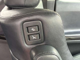 運転席から助手席を移動できます