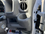 運転席ドリンクホルダーです。
