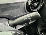 【オートライト】車外の明るさに応じて、自動的にライトの点灯・消灯をしてくれます。