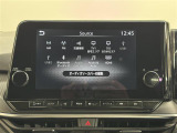 【純正9インチナビ】Nissan Connectに対応した純正9インチナビを装備。存在感のある大画面はインパクトも大!ナビ利用時のマップ表示も見やすく、テレビやDVDは臨場感がアップ!
