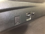 ラゲージスペース左側にはアクセサリーコンセント(AC100V・1500W)が設置されています。電化製品にも使用可能で、まさに移動する電源とも言えますね!