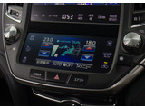 使いやすさや安全性を追求したステアリング周り!高級車ゆえにスイッチ類が多いのも特徴ですね!考え尽くされた配置ですぐに使いこなす事が出来ますのでご安心下さい!是非、体感してみて下さい!!