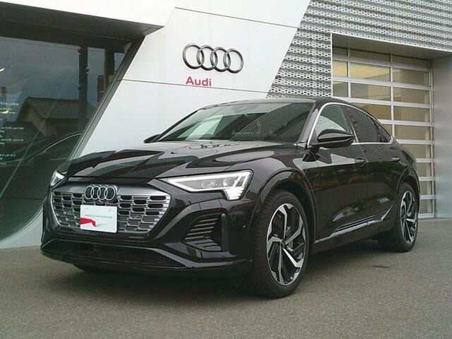 Q8スポーツバック e-tron 55 クワトロ Sライン 4WD 
