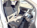 運転席シート廻りは使用感も少なく、良好な状態となっています。前オーナー様が丁寧に使っていたことがよくわかりますね。