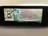 バックギアに入れると、このように後方が映し出されます!駐車の際とても安心!便利!最終確認はご自身の目と耳で必ず行ってください!