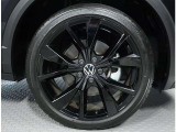1本ガリキズあります。3センチ位、現車にてご確認ください。純正ホイール&タイヤ【モデルグレードにマッチしたデザインのホイールです。ホイールやホイールカバーには経年によるキズ等ある場合がございます。タイ